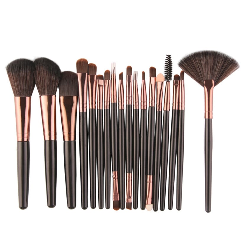 What are the different types of brushes used for makeup?